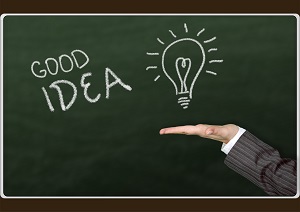 Blackboard with picture of lightbulb and text saying 'good idea'